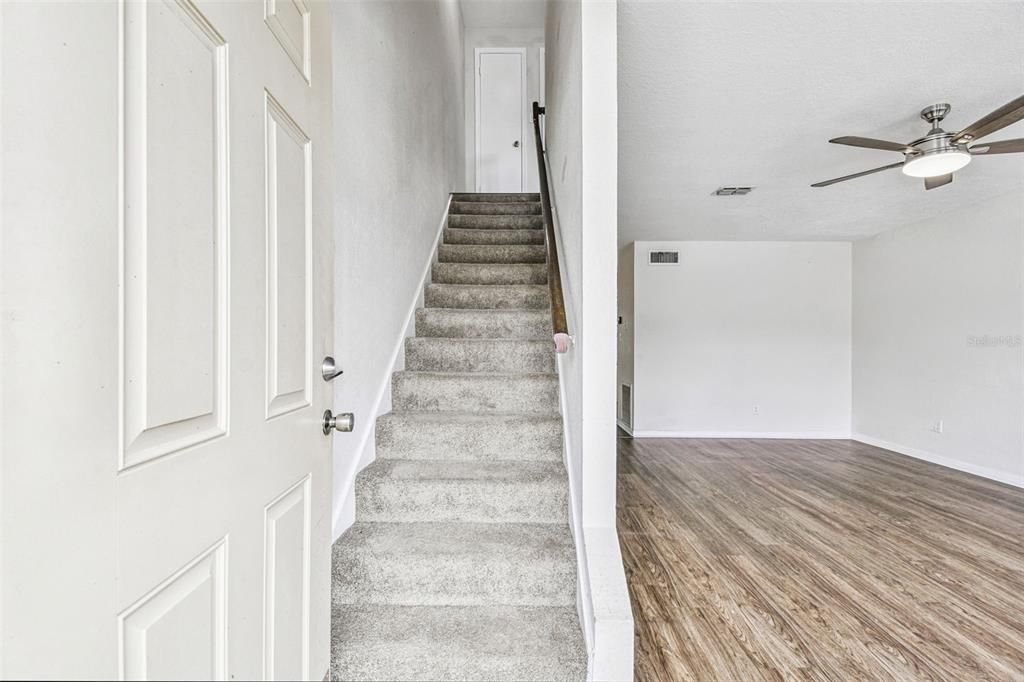 For Sale: $175,000 (2 beds, 1 baths, 958 Square Feet)