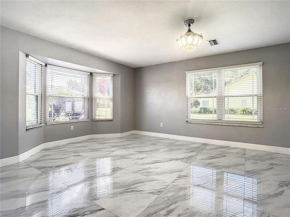 待售: $830,000 (5 贝兹, 4 浴室, 3149 平方英尺)