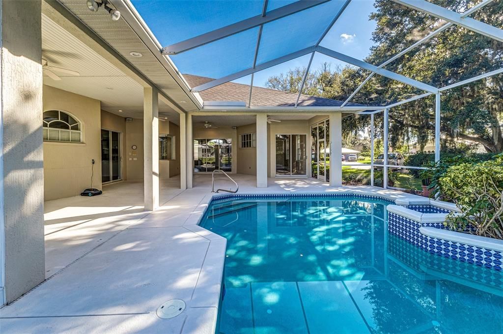 Под контрактом: $624,950 (4 спален, 3 ванн, 2718 Квадратных фут)