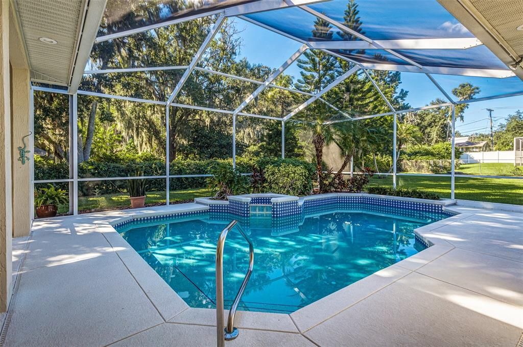 Под контрактом: $624,950 (4 спален, 3 ванн, 2718 Квадратных фут)