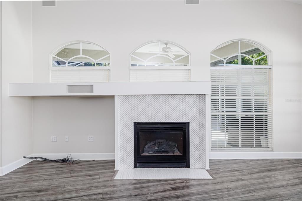 Под контрактом: $624,950 (4 спален, 3 ванн, 2718 Квадратных фут)