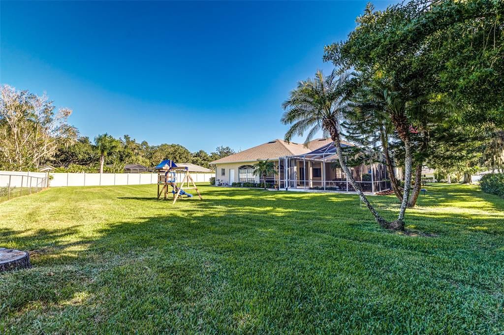 Под контрактом: $624,950 (4 спален, 3 ванн, 2718 Квадратных фут)