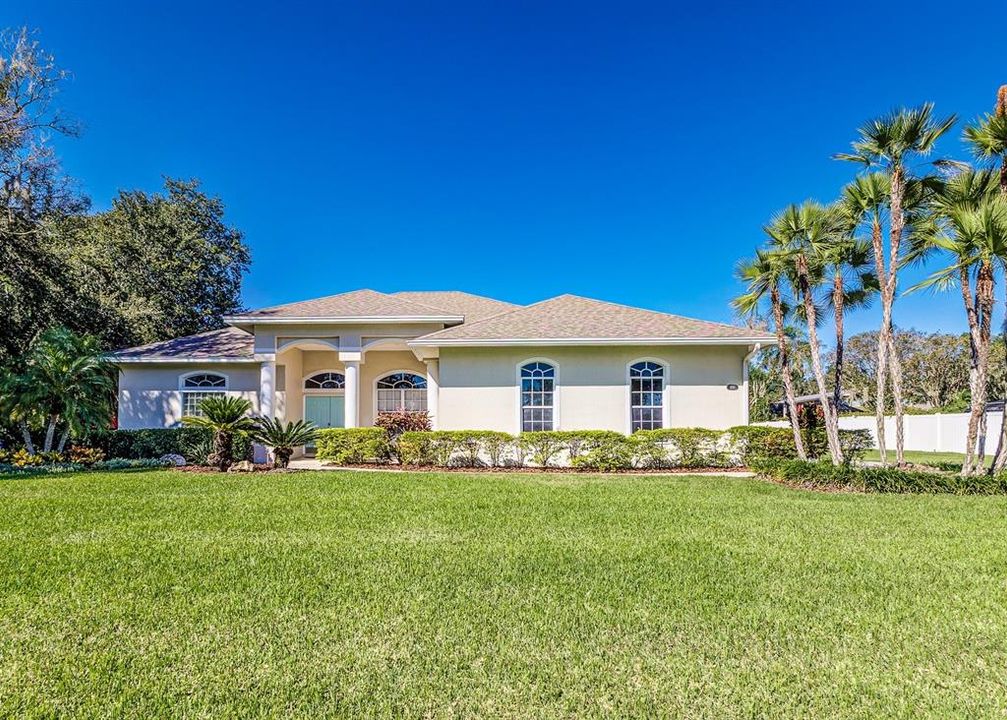 Под контрактом: $624,950 (4 спален, 3 ванн, 2718 Квадратных фут)