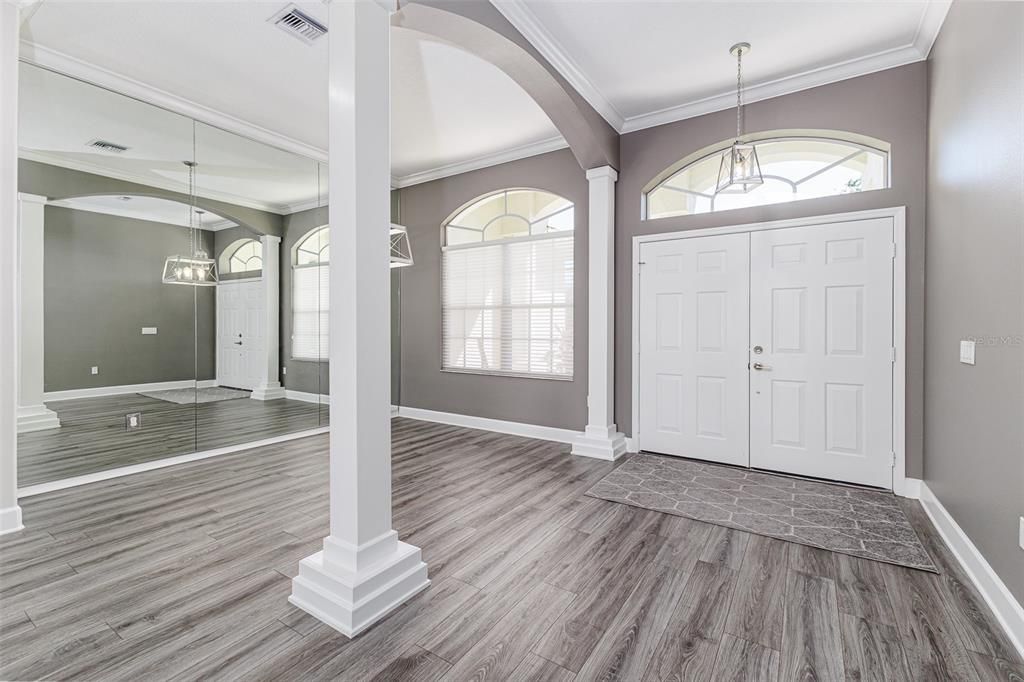 Под контрактом: $624,950 (4 спален, 3 ванн, 2718 Квадратных фут)