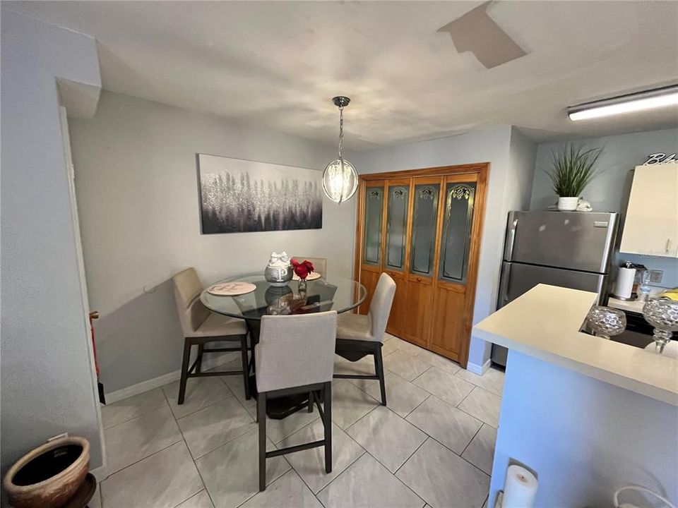 На продажу: $145,000 (1 спален, 1 ванн, 712 Квадратных фут)