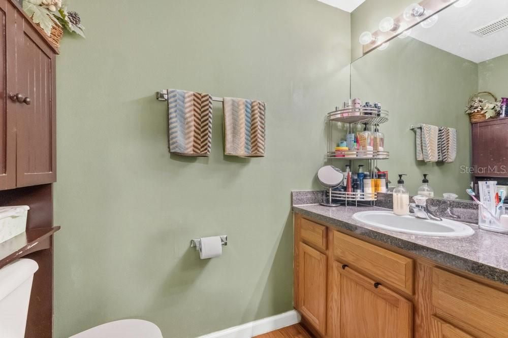 На продажу: $330,000 (3 спален, 2 ванн, 1211 Квадратных фут)