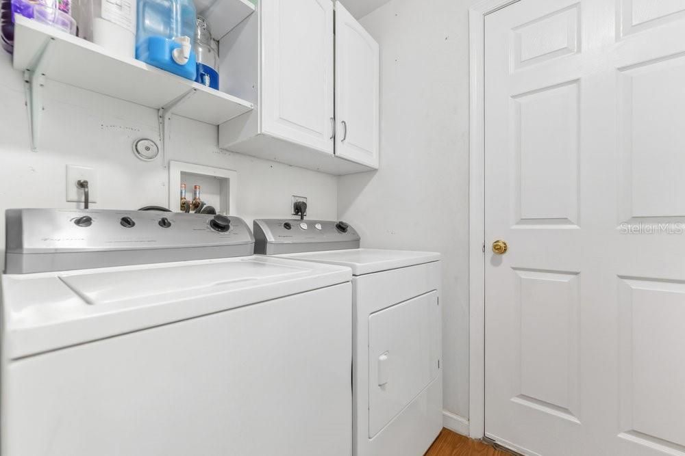 На продажу: $330,000 (3 спален, 2 ванн, 1211 Квадратных фут)