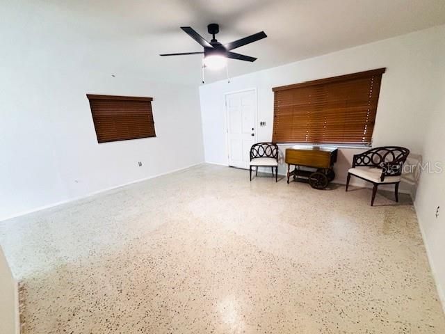 В аренду: $1,950 (2 спален, 2 ванн, 896 Квадратных фут)