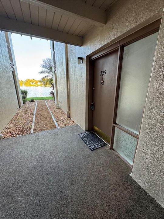 For Sale: $136,000 (1 beds, 1 baths, 607 Square Feet)