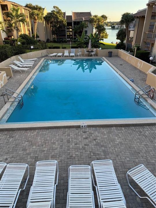 For Sale: $136,000 (1 beds, 1 baths, 607 Square Feet)