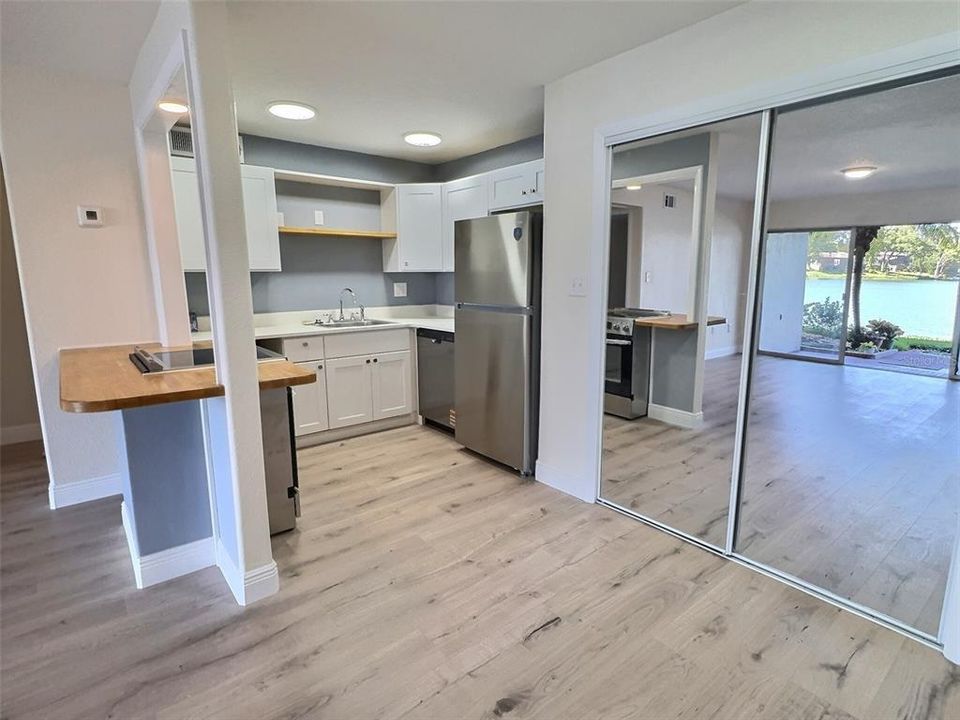 For Sale: $136,000 (1 beds, 1 baths, 607 Square Feet)