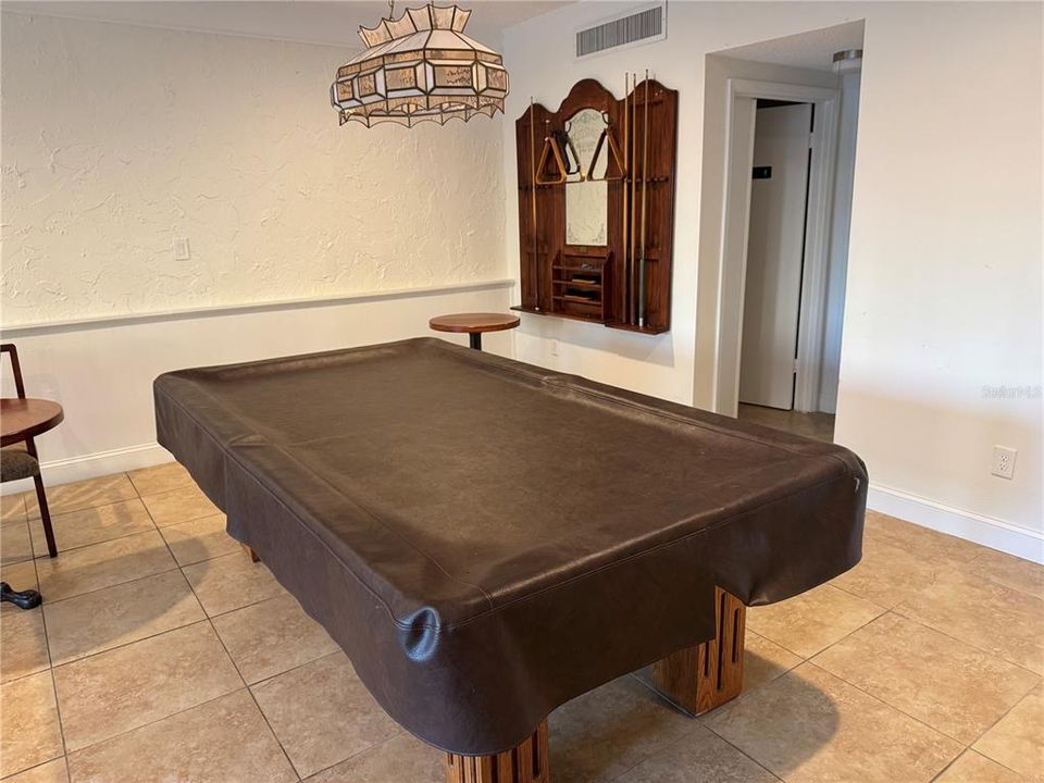 For Sale: $136,000 (1 beds, 1 baths, 607 Square Feet)