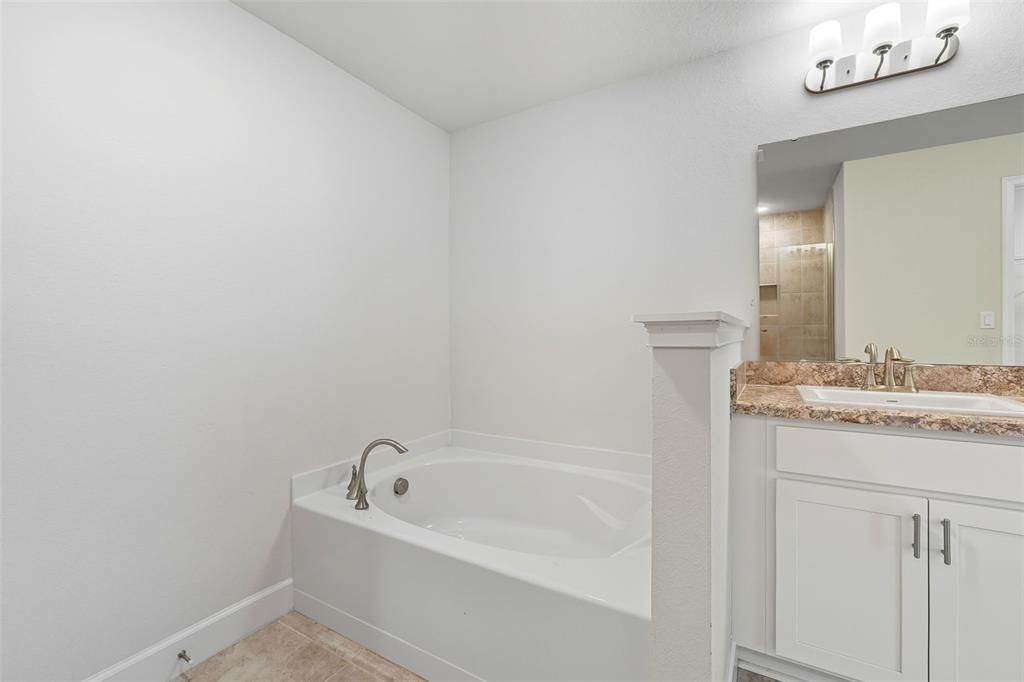 For Rent: $2,350 (4 beds, 3 baths, 2237 Square Feet)