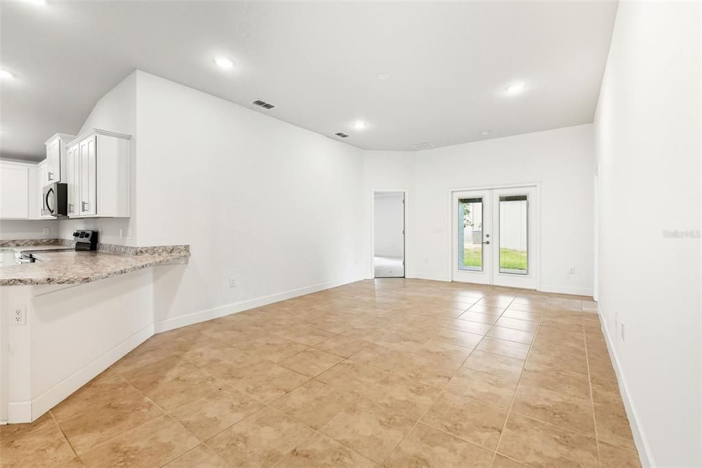 For Rent: $2,350 (4 beds, 3 baths, 2237 Square Feet)