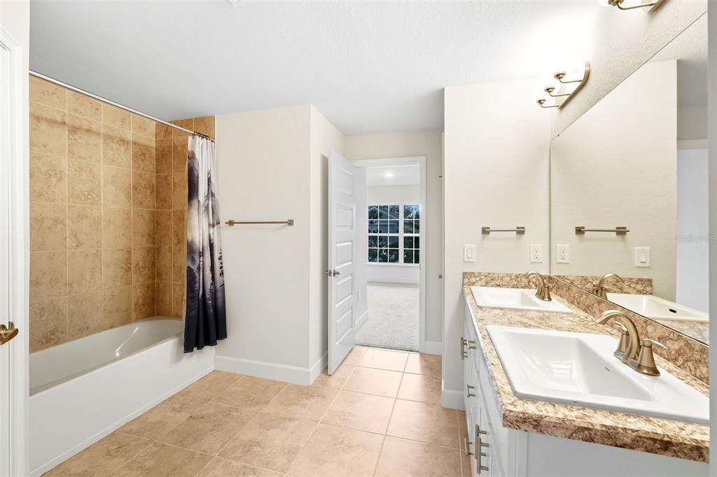 For Rent: $2,350 (4 beds, 3 baths, 2237 Square Feet)