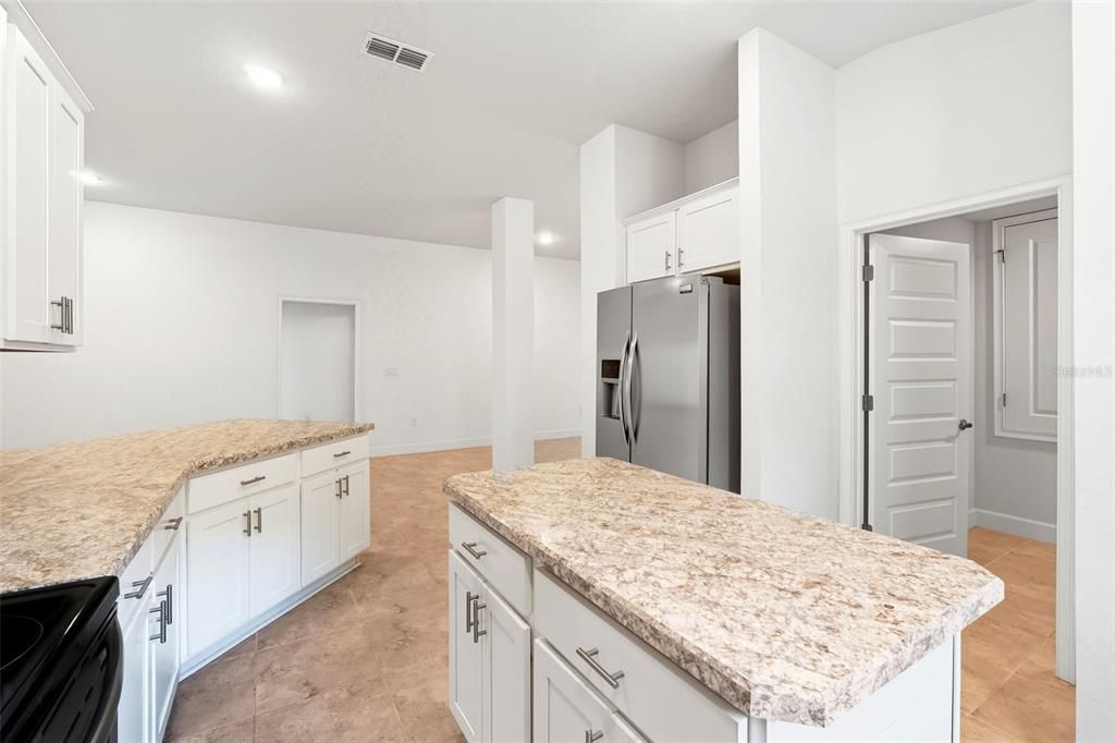 For Rent: $2,350 (4 beds, 3 baths, 2237 Square Feet)