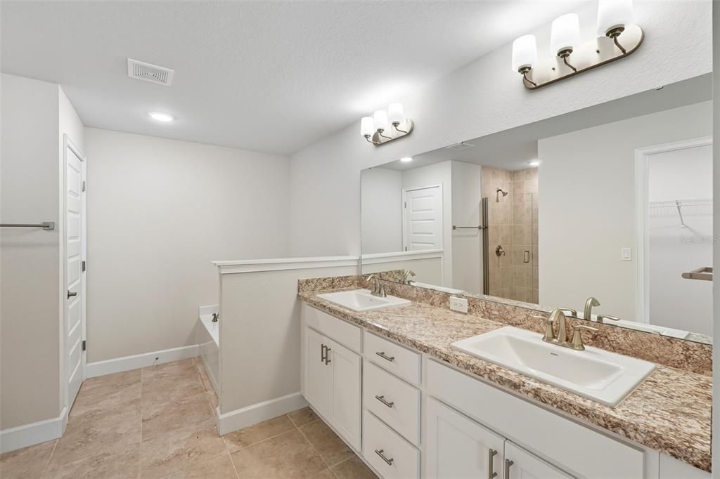 For Rent: $2,350 (4 beds, 3 baths, 2237 Square Feet)