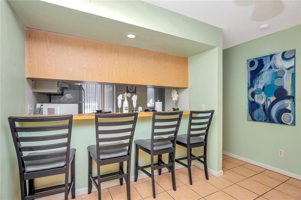 待售: $225,000 (2 贝兹, 2 浴室, 1184 平方英尺)