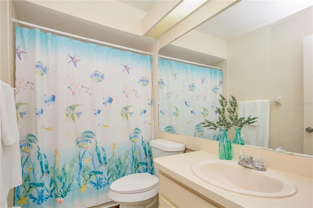 待售: $225,000 (2 贝兹, 2 浴室, 1184 平方英尺)