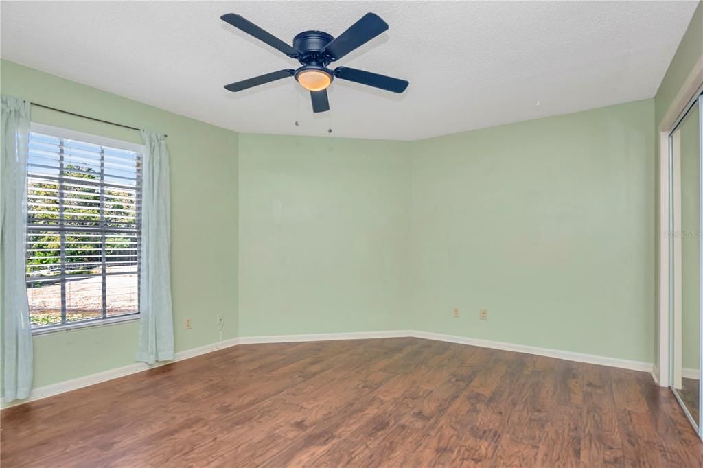 待售: $225,000 (2 贝兹, 2 浴室, 1184 平方英尺)