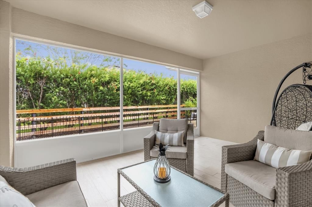 Под контрактом: $335,000 (3 спален, 2 ванн, 1916 Квадратных фут)