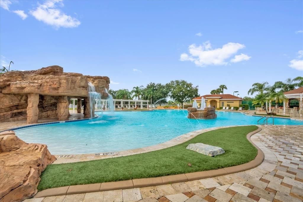 Под контрактом: $335,000 (3 спален, 2 ванн, 1916 Квадратных фут)