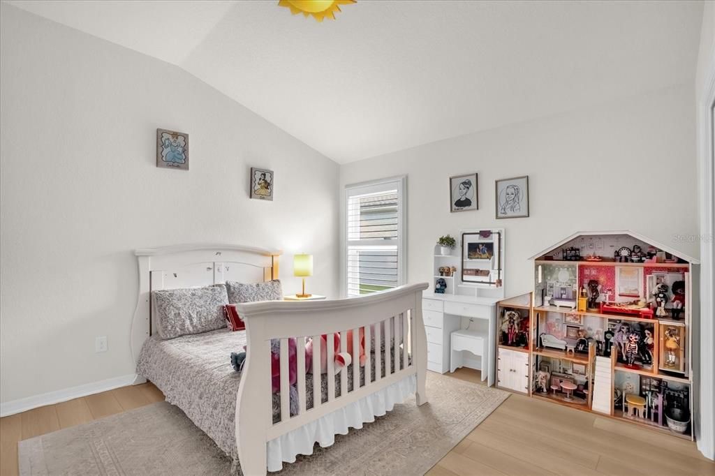 Под контрактом: $335,000 (3 спален, 2 ванн, 1916 Квадратных фут)