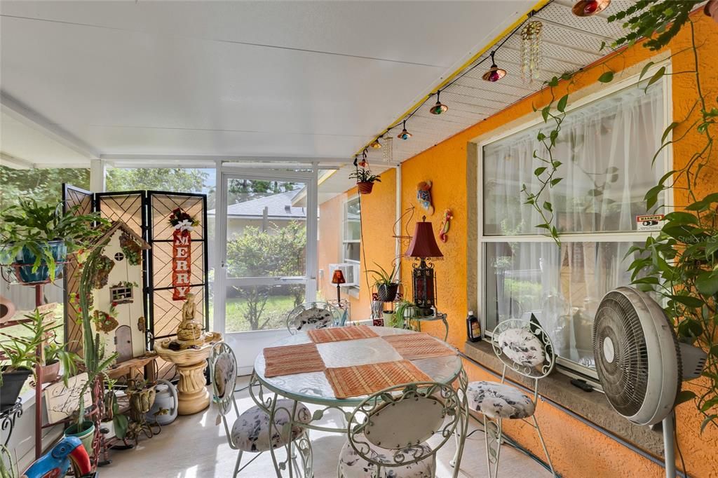 For Sale: $255,000 (3 beds, 2 baths, 1362 Square Feet)