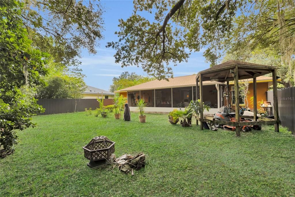 For Sale: $255,000 (3 beds, 2 baths, 1362 Square Feet)