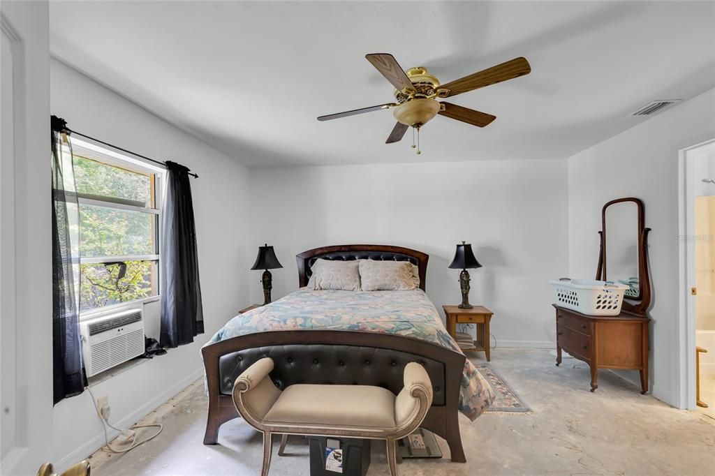 For Sale: $255,000 (3 beds, 2 baths, 1362 Square Feet)