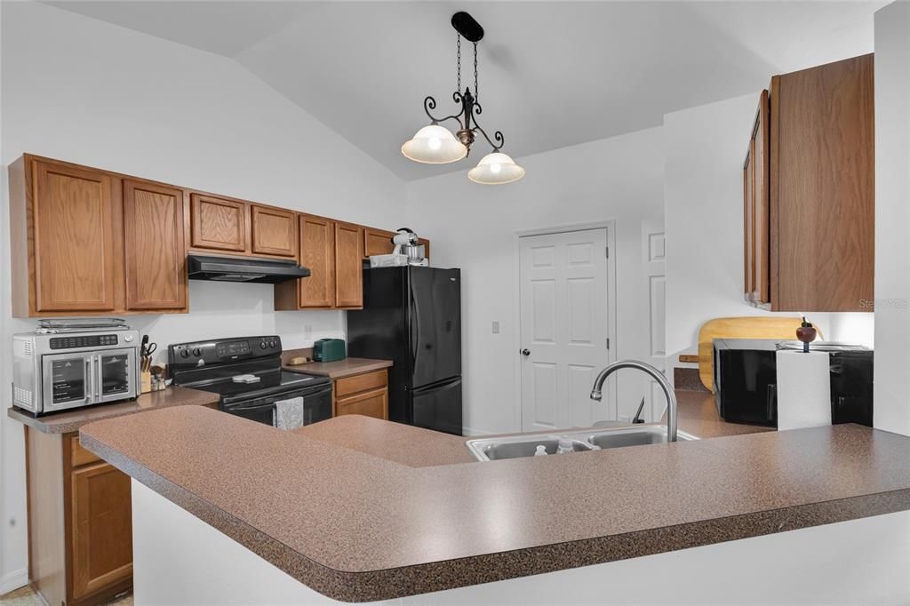 For Sale: $255,000 (3 beds, 2 baths, 1362 Square Feet)