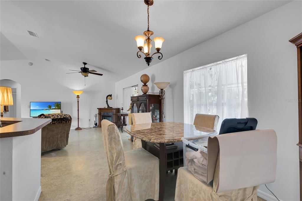 For Sale: $255,000 (3 beds, 2 baths, 1362 Square Feet)