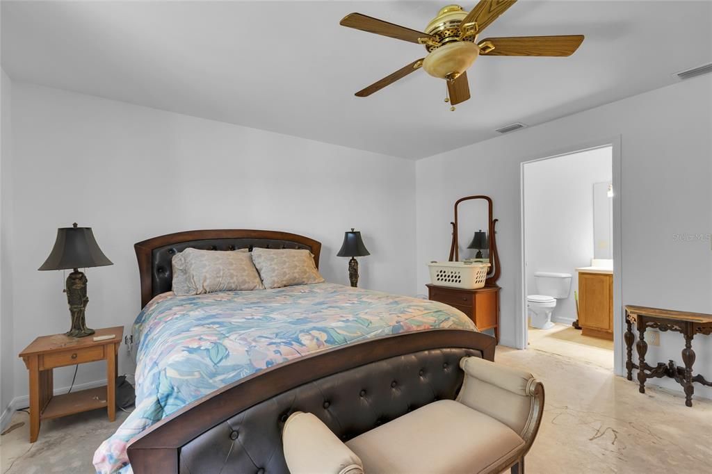 For Sale: $255,000 (3 beds, 2 baths, 1362 Square Feet)