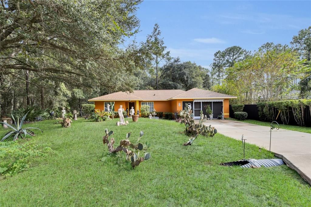 For Sale: $255,000 (3 beds, 2 baths, 1362 Square Feet)