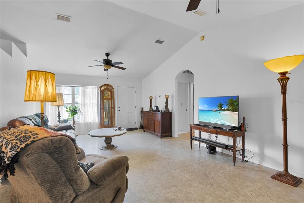 For Sale: $255,000 (3 beds, 2 baths, 1362 Square Feet)