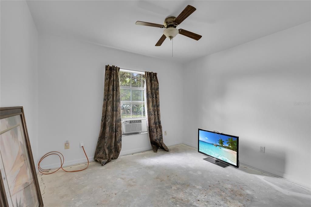 For Sale: $255,000 (3 beds, 2 baths, 1362 Square Feet)