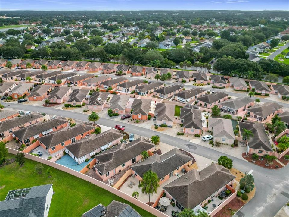 Activo con contrato: $249,000 (2 camas, 2 baños, 970 Pies cuadrados)