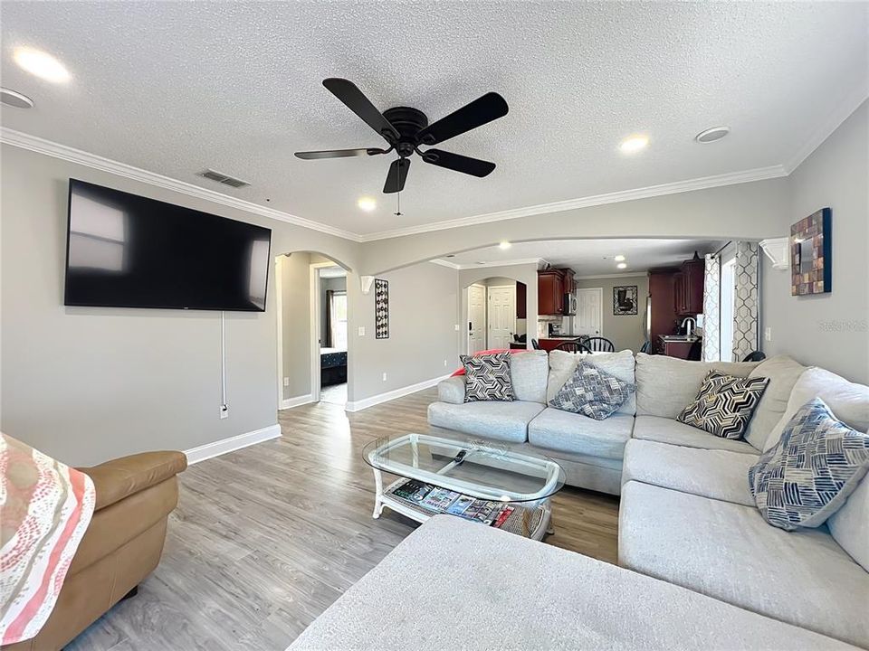 Activo con contrato: $249,000 (2 camas, 2 baños, 970 Pies cuadrados)