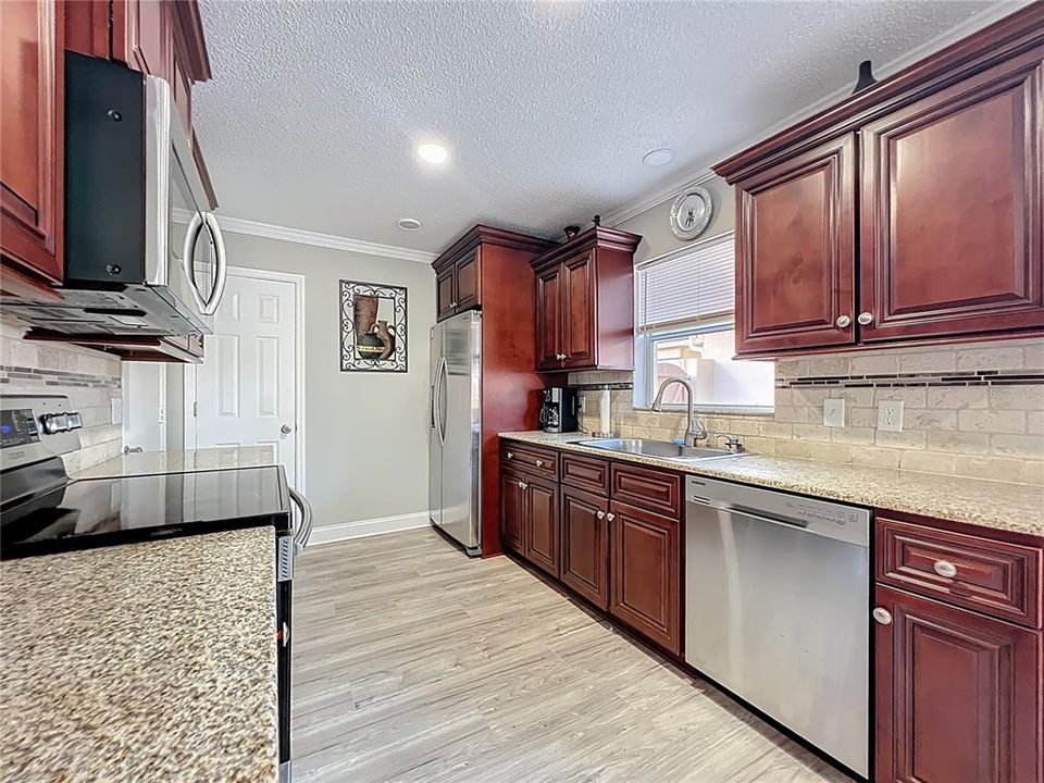 Activo con contrato: $249,000 (2 camas, 2 baños, 970 Pies cuadrados)