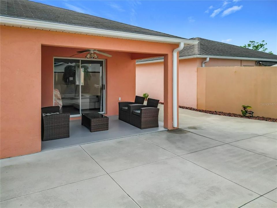 Activo con contrato: $249,000 (2 camas, 2 baños, 970 Pies cuadrados)