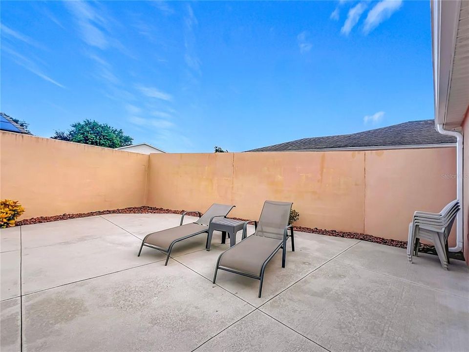 Activo con contrato: $249,000 (2 camas, 2 baños, 970 Pies cuadrados)