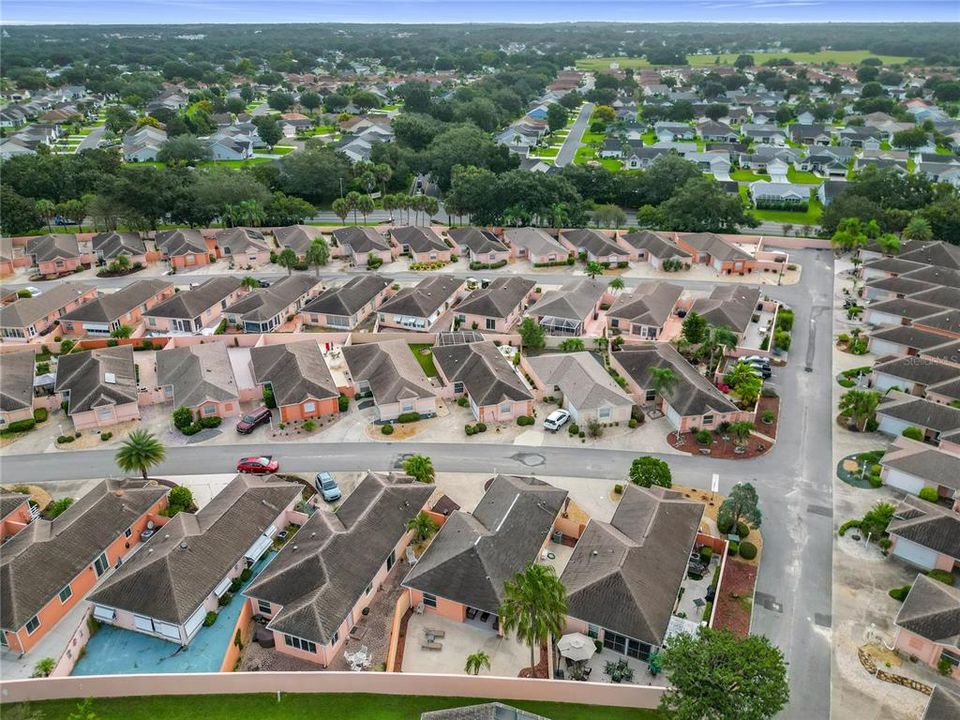 Activo con contrato: $249,000 (2 camas, 2 baños, 970 Pies cuadrados)