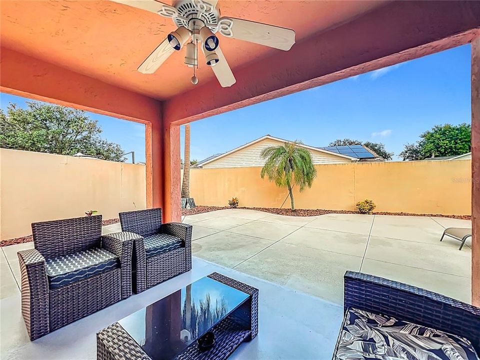 Activo con contrato: $249,000 (2 camas, 2 baños, 970 Pies cuadrados)