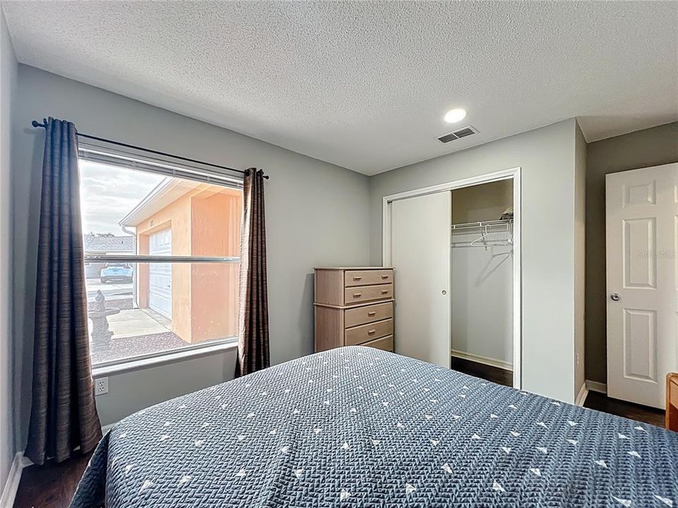 Activo con contrato: $249,000 (2 camas, 2 baños, 970 Pies cuadrados)