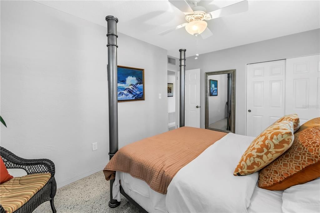 Active With Contract: $525,000 (3 beds, 2 baths, 1324 Square Feet)