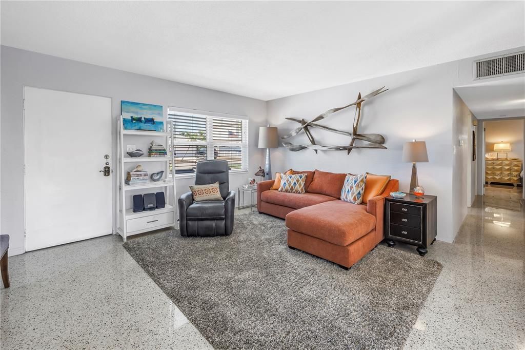 Active With Contract: $525,000 (3 beds, 2 baths, 1324 Square Feet)