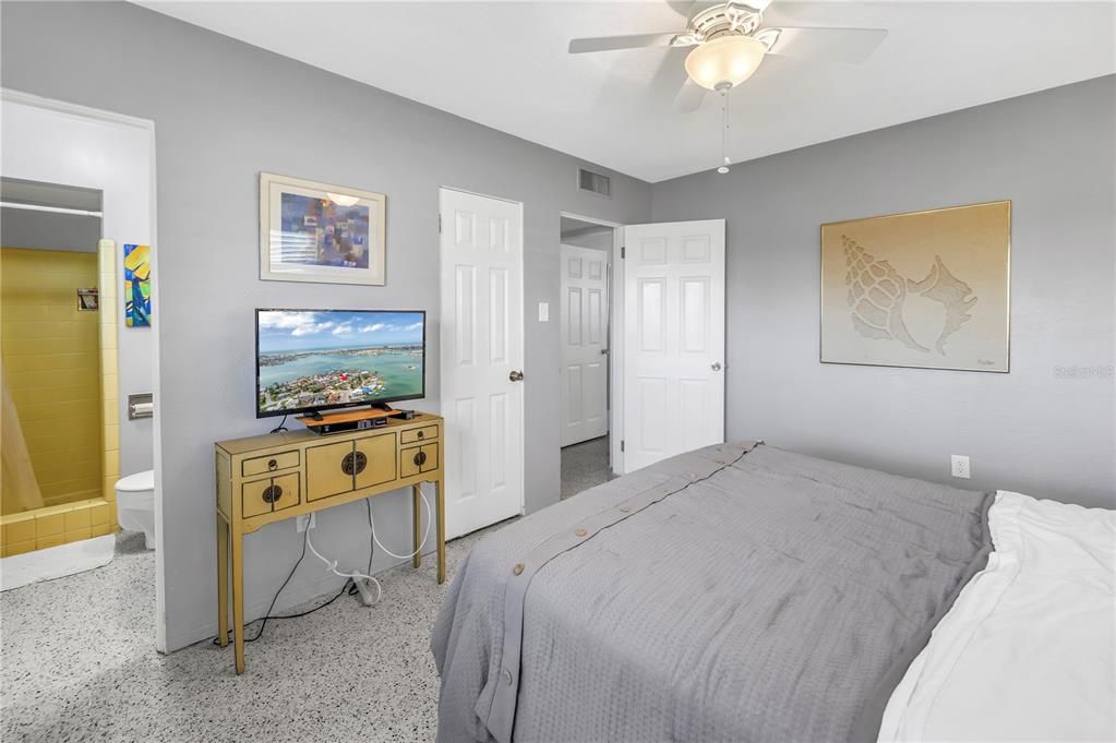 Active With Contract: $525,000 (3 beds, 2 baths, 1324 Square Feet)