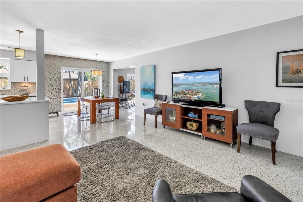 Active With Contract: $525,000 (3 beds, 2 baths, 1324 Square Feet)