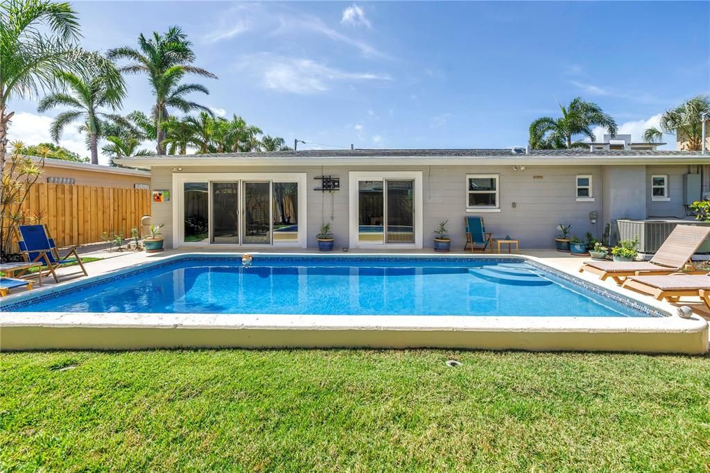 Active With Contract: $525,000 (3 beds, 2 baths, 1324 Square Feet)