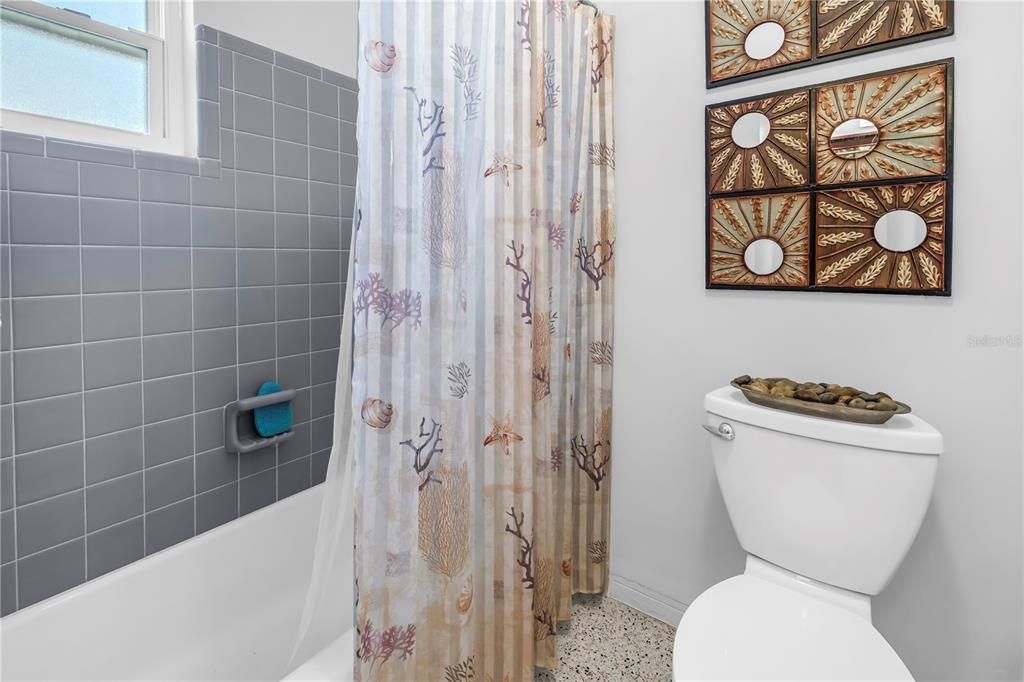 Active With Contract: $525,000 (3 beds, 2 baths, 1324 Square Feet)